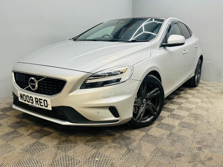 VOLVO V40