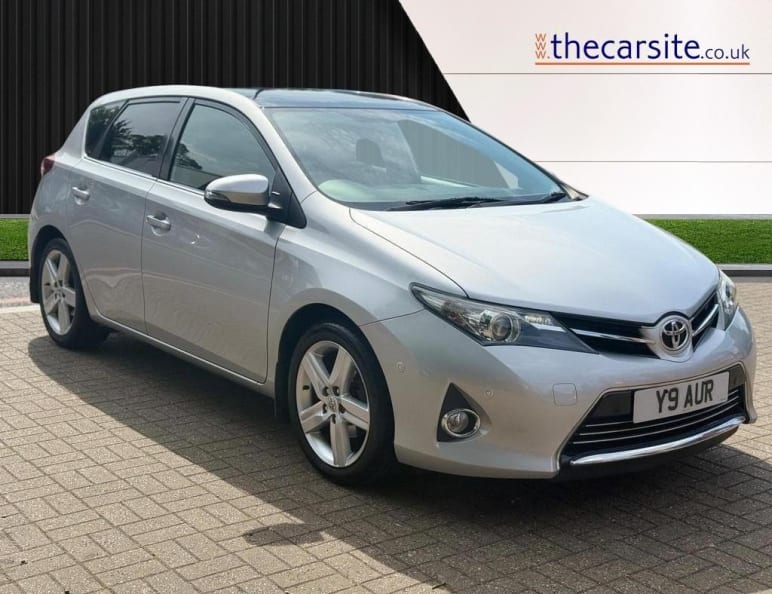 TOYOTA AURIS