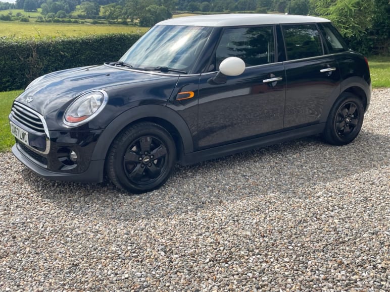 MINI HATCHBACK