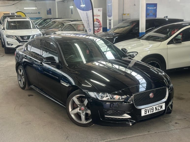 JAGUAR XE