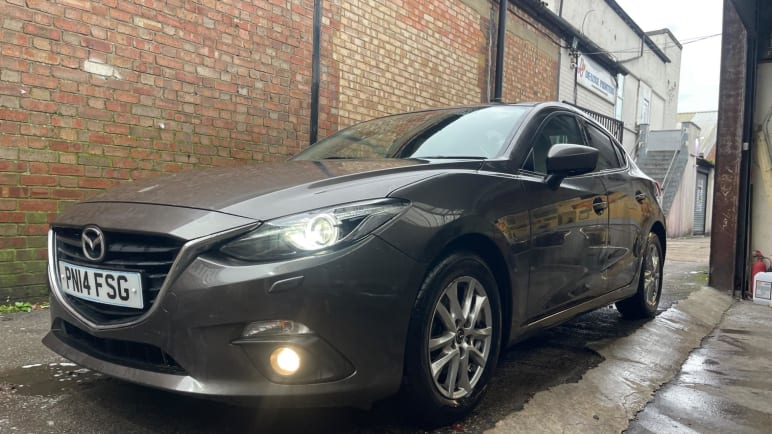 MAZDA 3