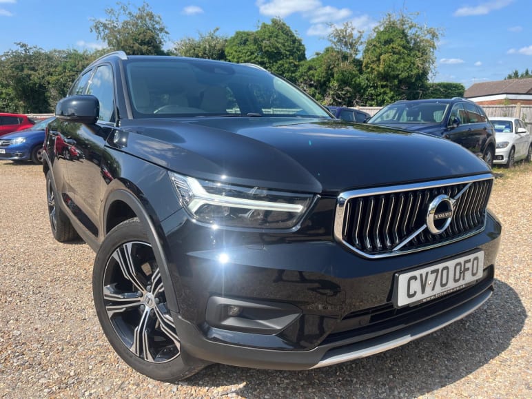 VOLVO XC40