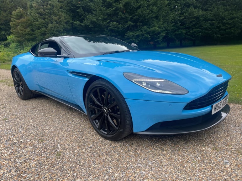 Aston Martin Db11