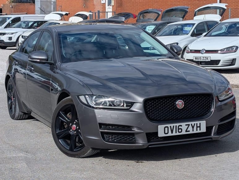 JAGUAR XE