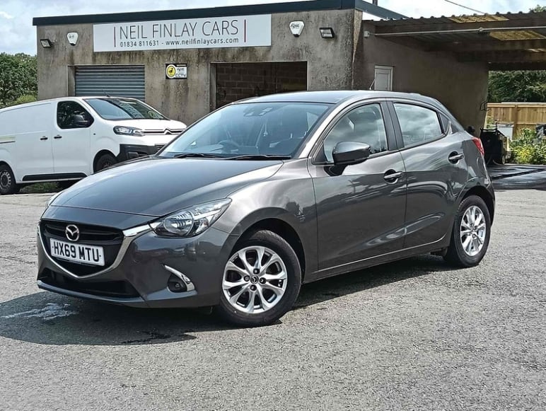 MAZDA 2