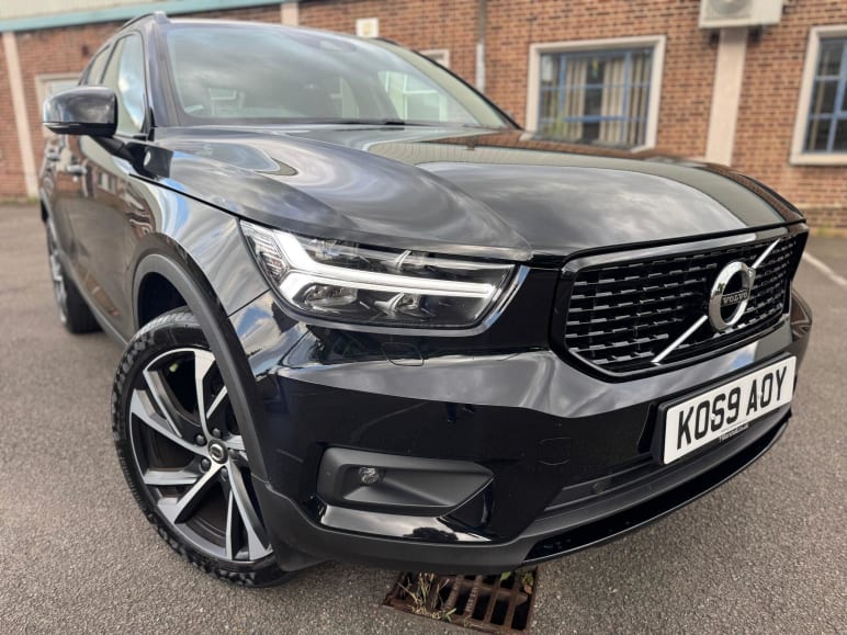 VOLVO XC40