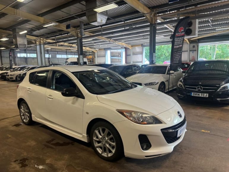 MAZDA 3
