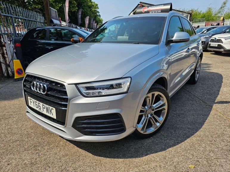 AUDI Q3