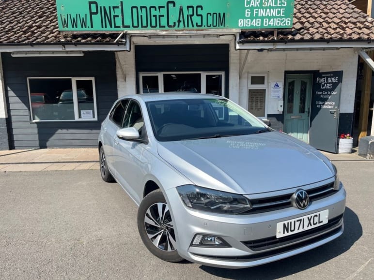 VOLKSWAGEN POLO