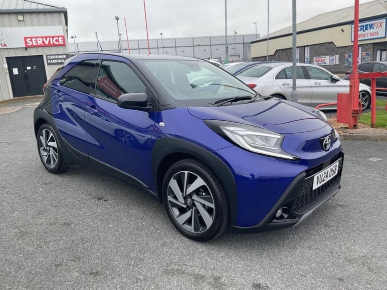 TOYOTA AYGO X