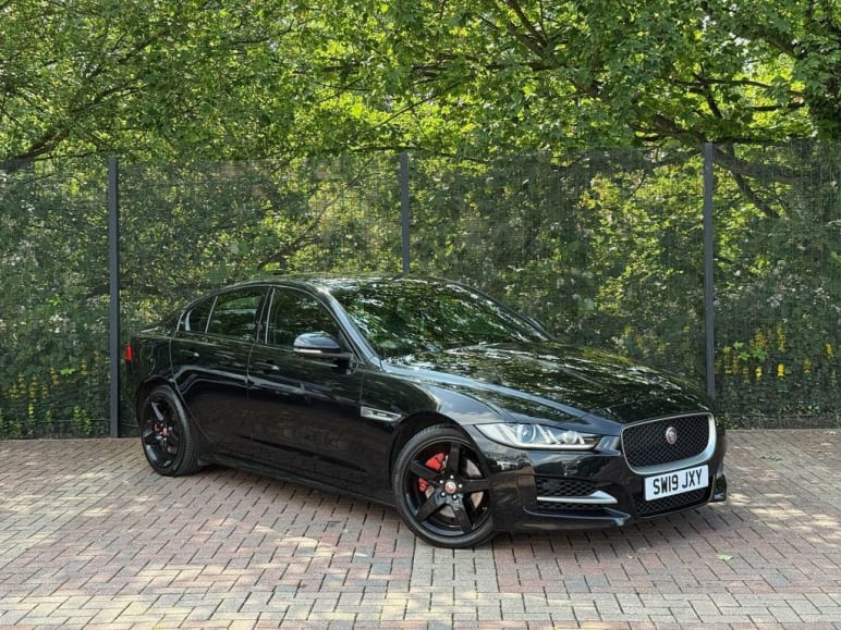 JAGUAR XE