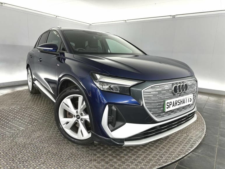 AUDI Q4