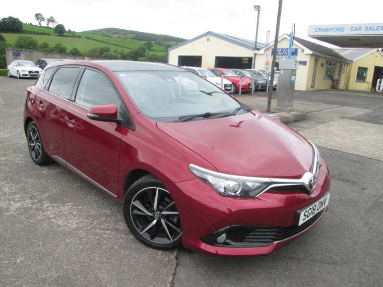 TOYOTA AURIS