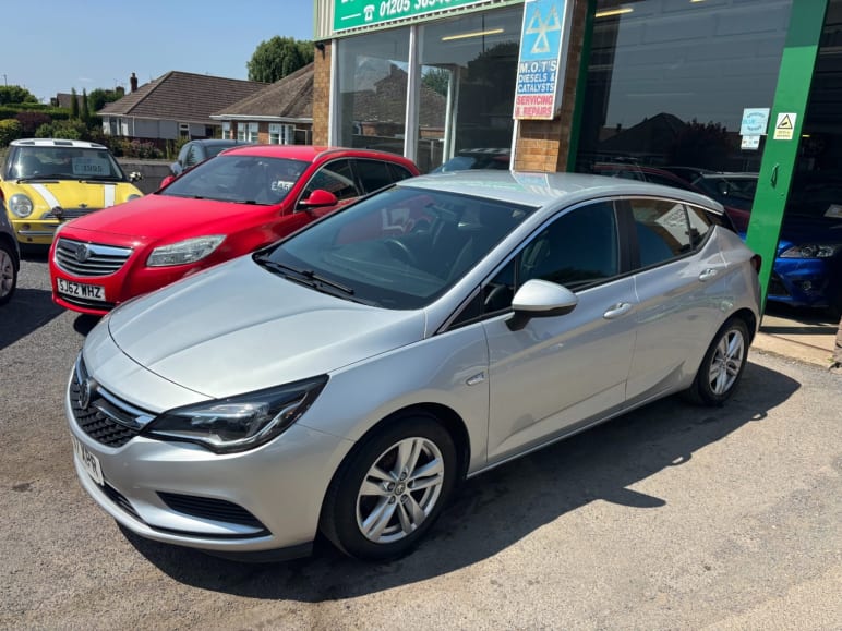 VAUXHALL ASTRA
