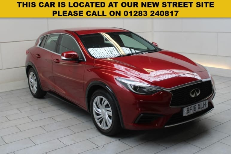 INFINITI Q30
