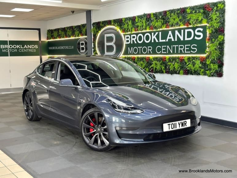 TESLA MODEL 3