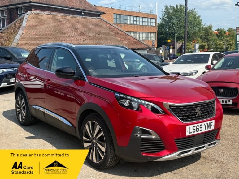 PEUGEOT 3008