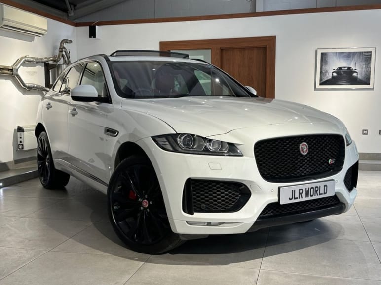 JAGUAR F-PACE