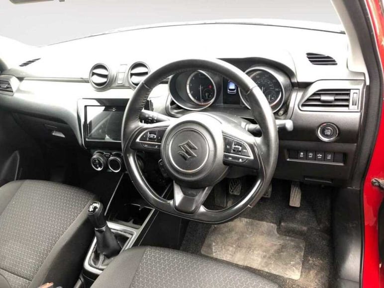 SUZUKI SWIFT