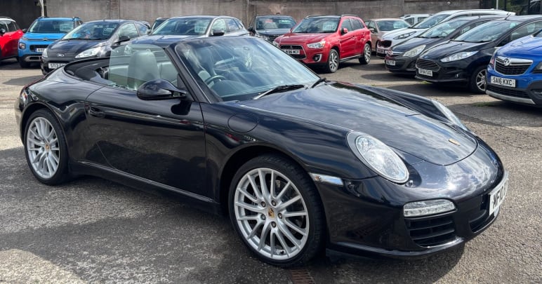 PORSCHE 911