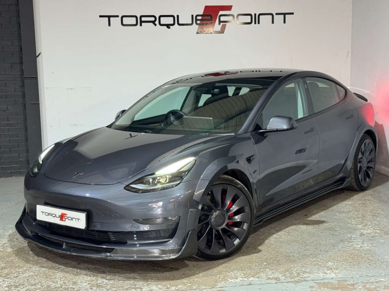 TESLA MODEL 3