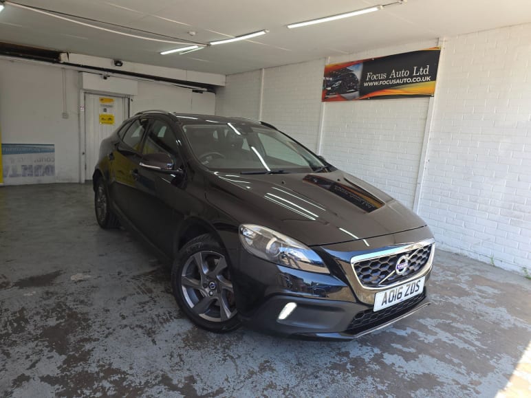 VOLVO V40