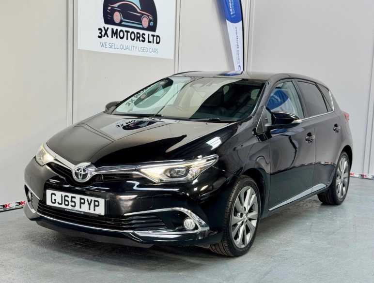 TOYOTA AURIS