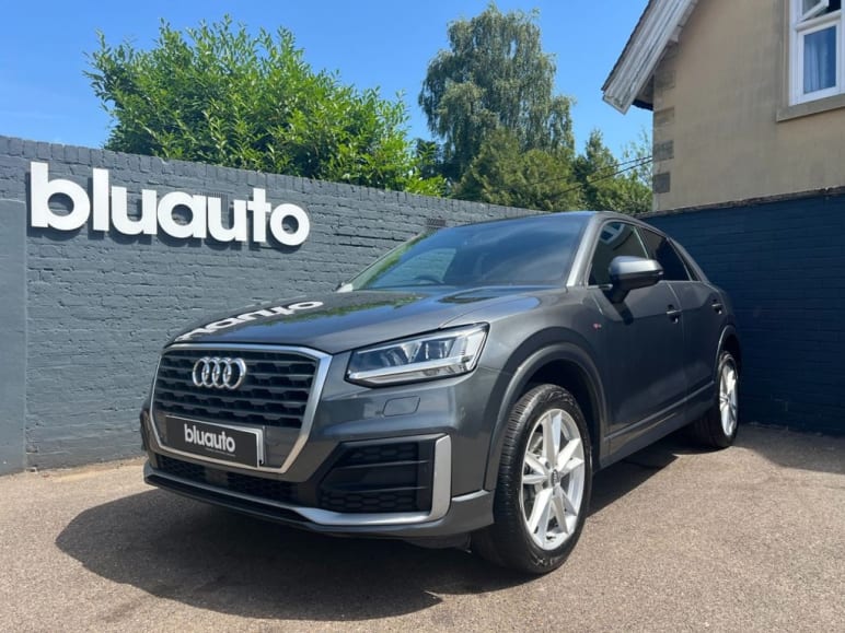 AUDI Q2