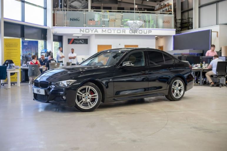 BMW 3 SERIES