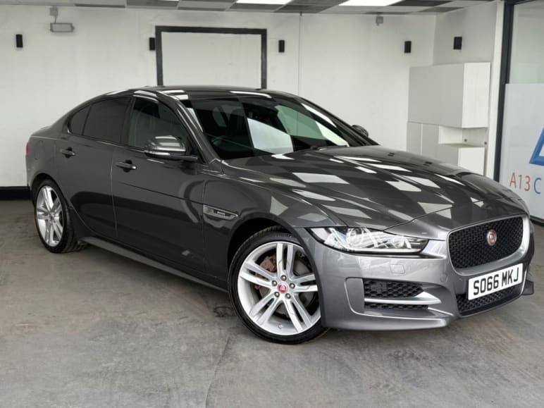 JAGUAR XE