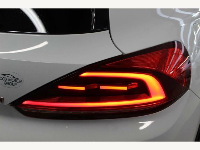 2.0 TDI BlueMotion Tech R-Line Black Edition Euro