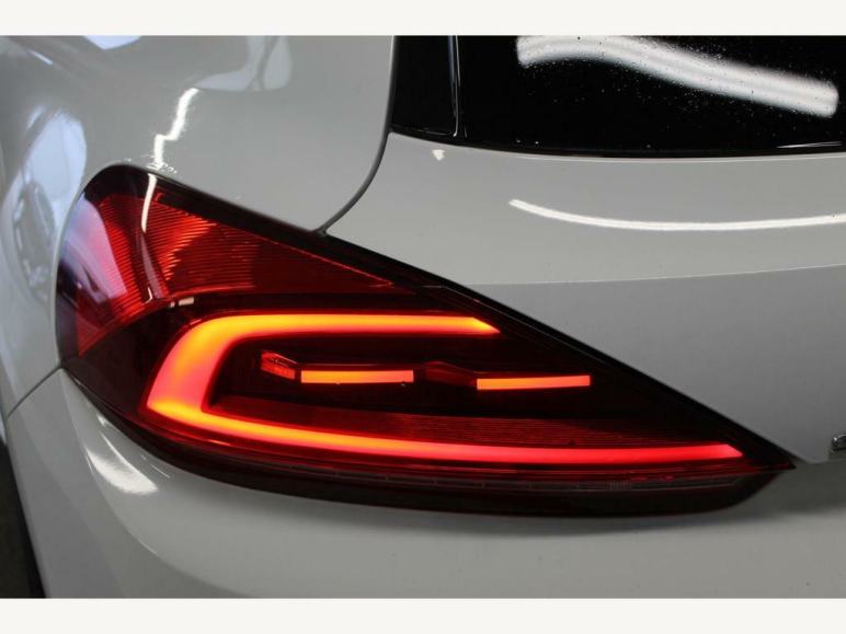 2.0 TDI BlueMotion Tech R-Line Black Edition Euro