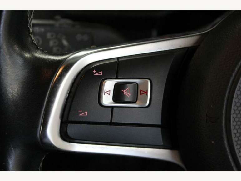 2.0 TDI BlueMotion Tech R-Line Black Edition Euro