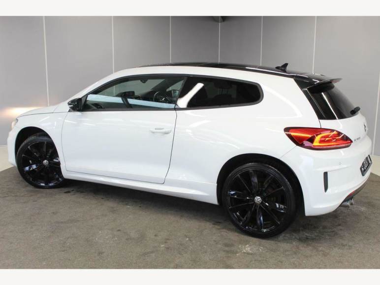 2.0 TDI BlueMotion Tech R-Line Black Edition Euro