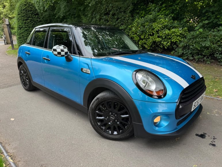 MINI HATCHBACK