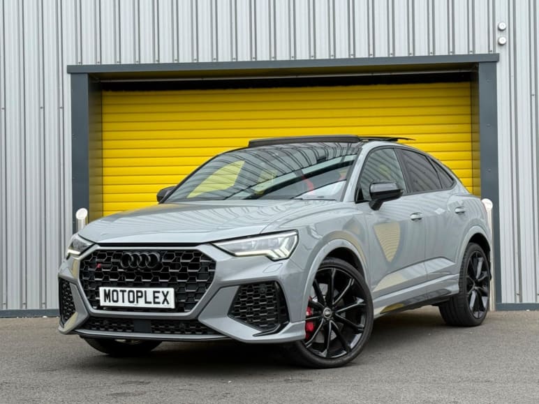 AUDI RS Q3