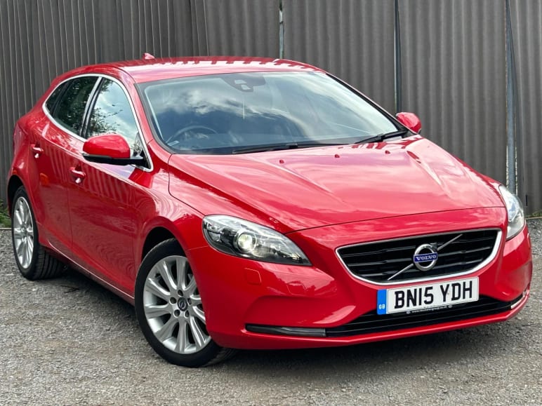 VOLVO V40