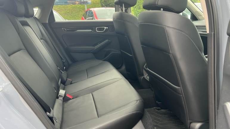 Hatchback Advance