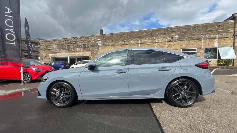 Hatchback Advance