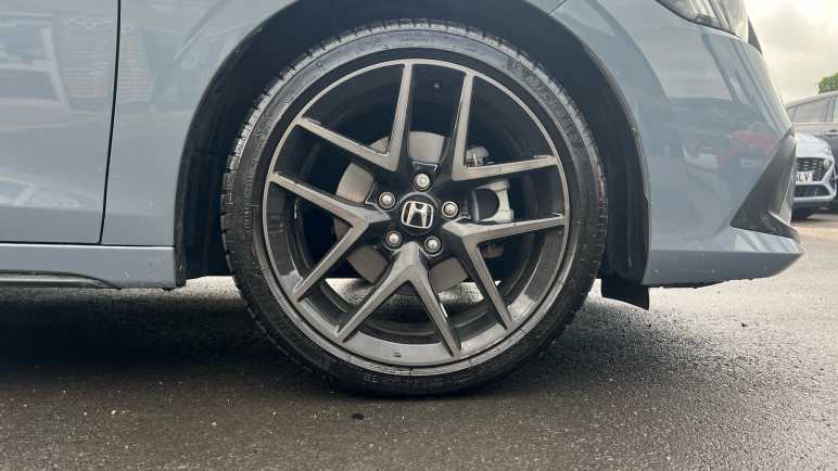Hatchback Advance