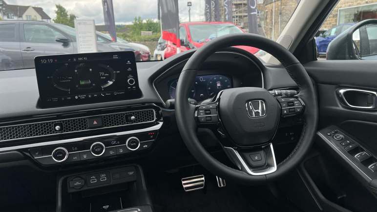 Hatchback Advance