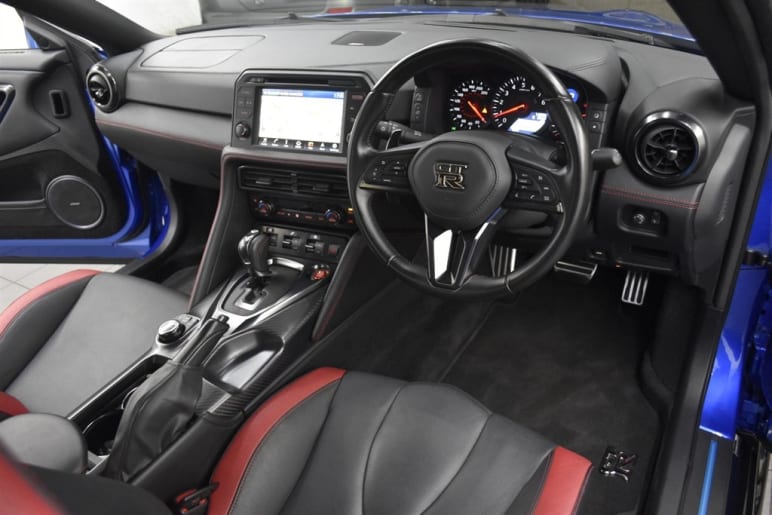 3.8 V6 Recaro Auto 4WD Euro 6 2dr
