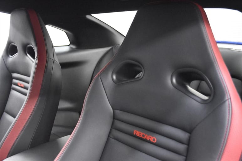 3.8 V6 Recaro Auto 4WD Euro 6 2dr