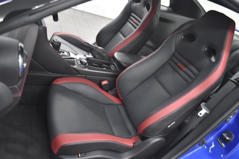 3.8 V6 Recaro Auto 4WD Euro 6 2dr