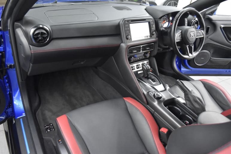 3.8 V6 Recaro Auto 4WD Euro 6 2dr