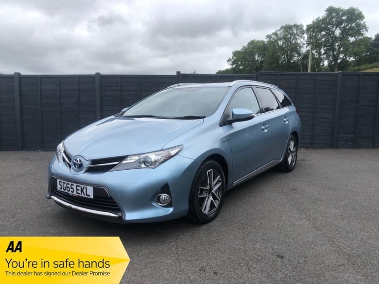 TOYOTA AURIS