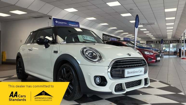 MINI HATCHBACK