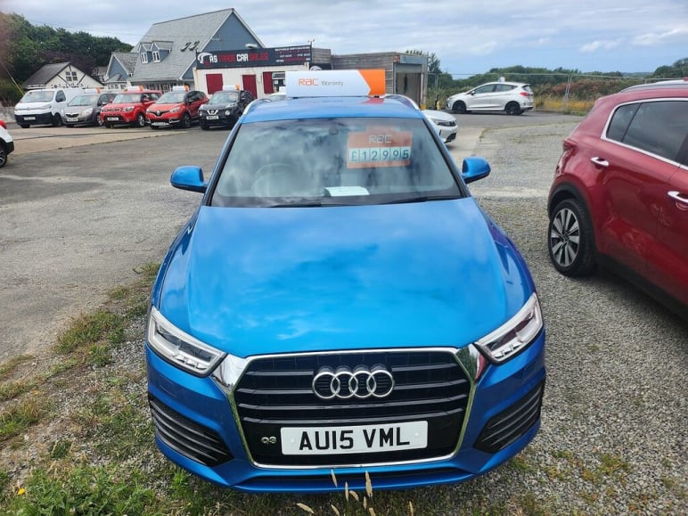 AUDI Q3