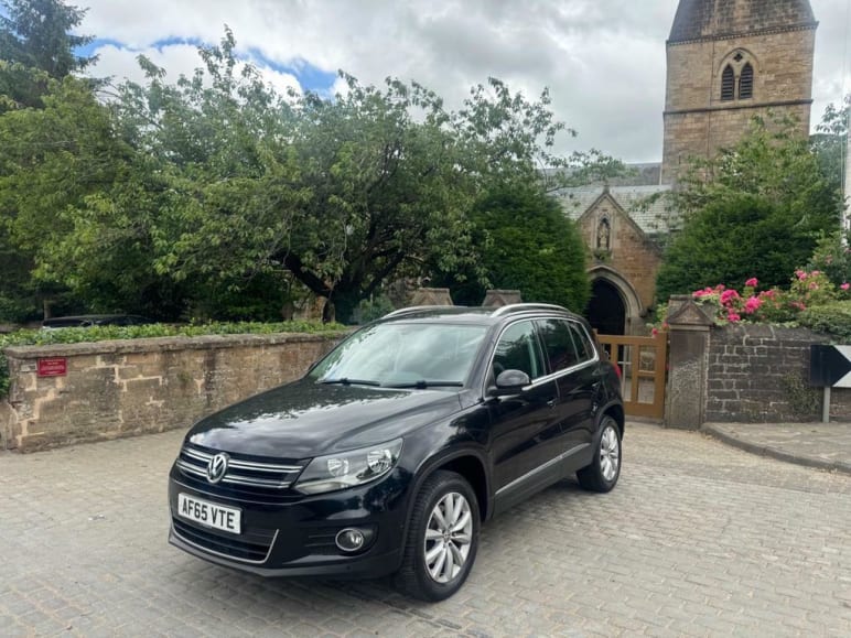 VOLKSWAGEN TIGUAN