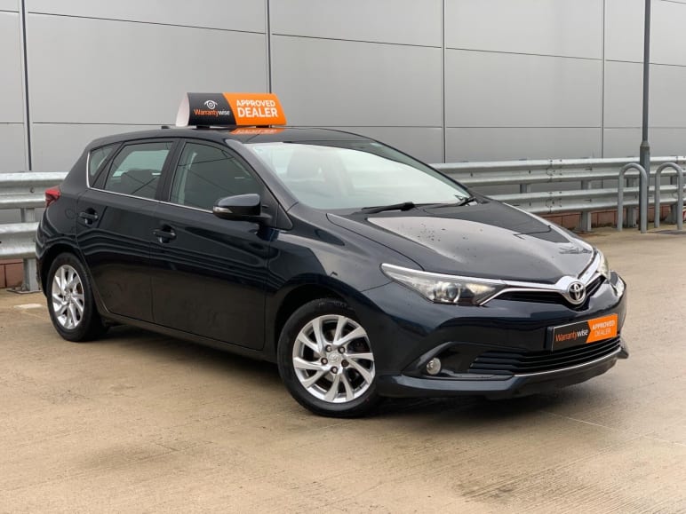 TOYOTA AURIS